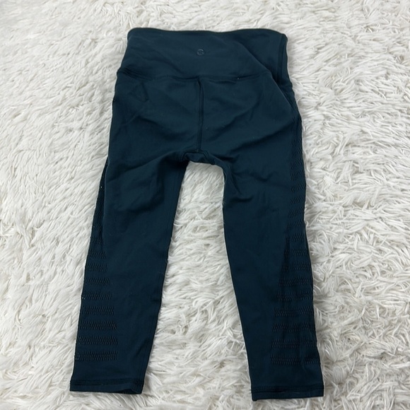 Lululemon Reveal Crop (Stripes 17") Submarine - Picture 6 of 6